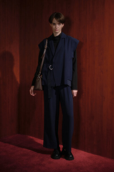 Nihan Grogren Detaylı Modal Yelek Lacivert