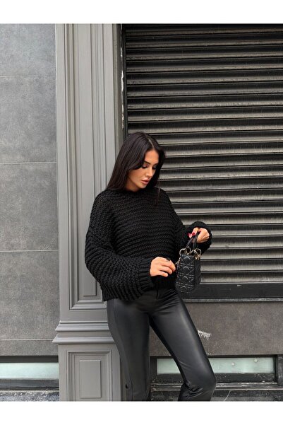 LE CARAMBOLE Women's Black Crew Neck Oversize Knitwear Sweater