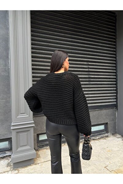 LE CARAMBOLE Women's Black Crew Neck Oversize Knitwear Sweater