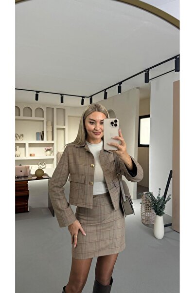 Sezgi Tekin Златен копчеен детайл Кафеникаво карирано сако