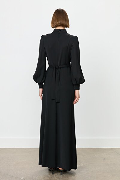 Nihan Yakası Taşlı Çiçek Detaylı Elbise Siyah