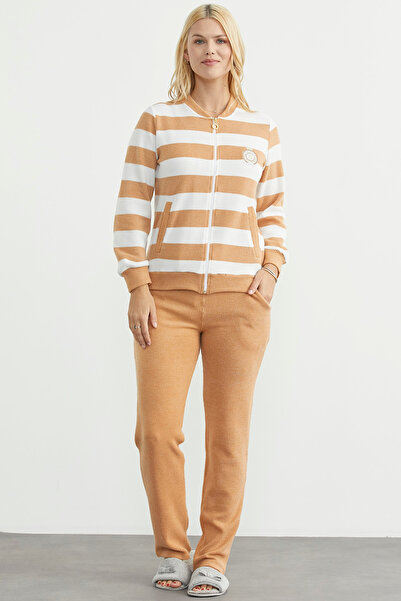 Sementa طقم بيجامة مكون من قماش مجدّل خطوط - الخردل