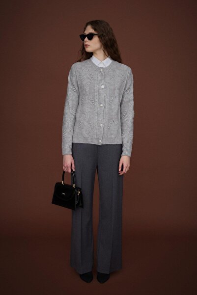 Nihan Taş Düğmeli Saç Örgülü Triko Hırka Gri