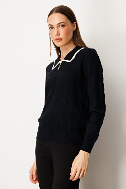 KATREGİYİM On Fashion Collar Accessory Detailed Knit Sweater