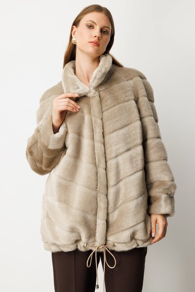 Ekol Metal Aksesuarlı Peluş Kaban