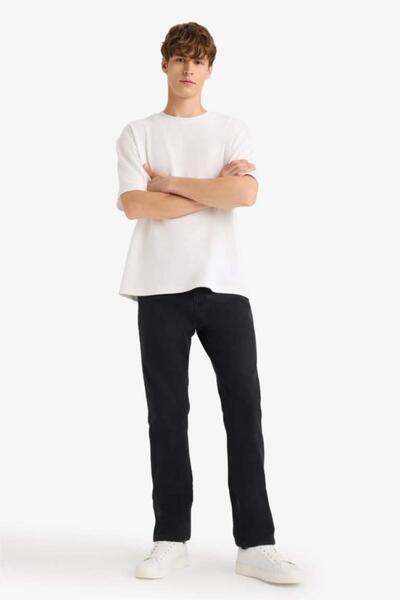 DeFacto Sergio Regular Fit Normal Waist Pipe Leg Jeans (25 Wn)