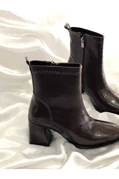 Hg Ayakkabı ΜΑΡΙΑ ΚΑΦΕ ΛΑΝΚΡΟΥΜΕΝΟ ΔΕΡΜΑΤΙΝΟ ΜΠΟΤΑΚΙΑ ΜΕ ΤΑΚΟΥΝΙ 7 εκ.