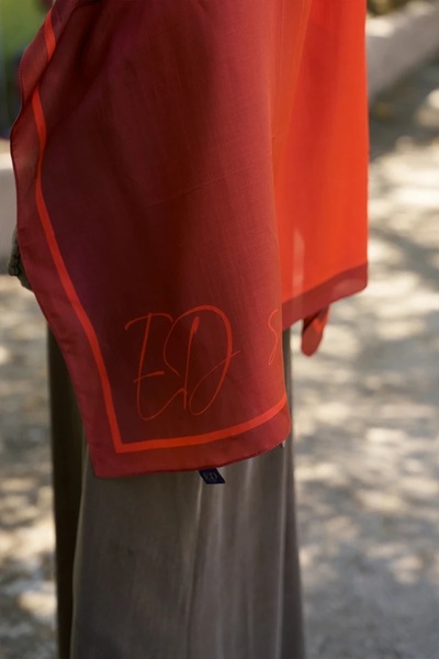 ED Scarf Red Inspired Gradient Pattern Shawl