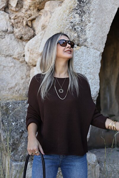 bytugcekaya Pulover din tricot cu gât barcă, mărime standard, maro