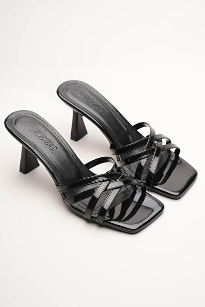 Lizzu Жіночі капці на підборах з ремінцем Core