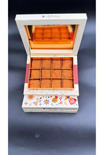 Kutluhan لبن عسل اللوتس بالفستق (بقلاوة) في علبة هدايا، حلوى تركية، 350 جرام