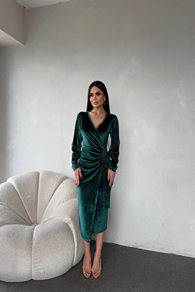 KAMACI BUTİK بأزرار على الجهتين فستان مخملي بأكمام طويلة وياقة بولون