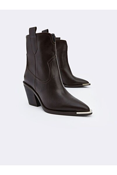LC Waikiki LCW STEPS Sivri Burun Deri Görünümlü Kadın Bot