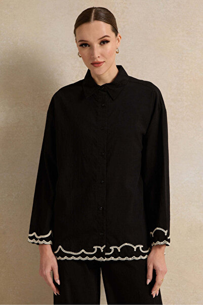 REDTAG بلوزة نسائية سوداء مطرزة بياقة