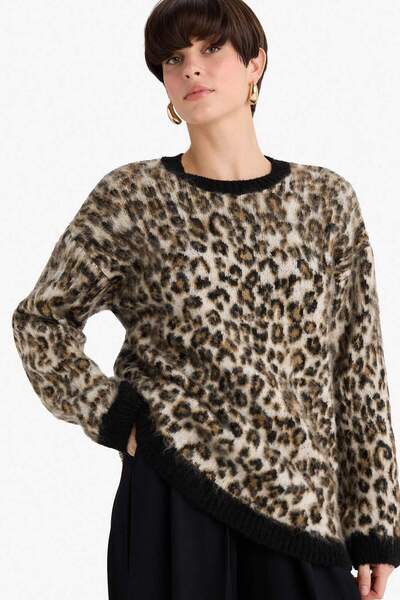 DeFacto Oversized Wide Fit Crew Neck Leopard Print Knitwear Sweater G3386Ax25Wn