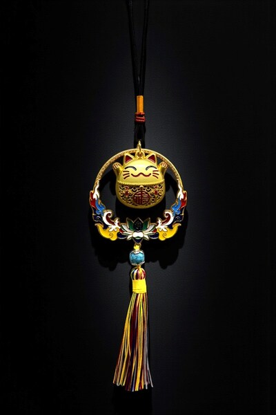 HEDİYE FİKRİ Maneki Neko Feng Shui Fortune and Prosperity Cat – Car and Wall Ornament 26 cm