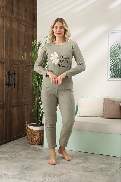LİLA İÇ GİYİM Long-Sleeved Pajama Set with Interlock Daisy Pattern, as Reported by Young People