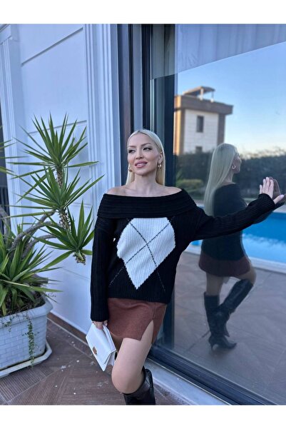 For Angels Baklava Patterned Madonna Collar Fleece-Lined Sweater