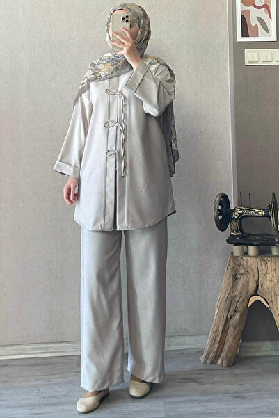 Tesettür Diyarı Vanila Bağlamalı Kimono Takım- Gri