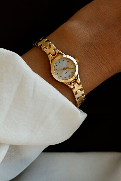 KOMBİNOLOJİ ساعة يد نسائية من جولي فينتاج مينيمال مصنوعة من المعدن الذهبي