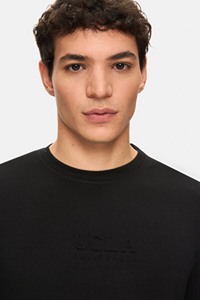 UCLA Ανδρικό φούτερ MACHADO με μαύρη λαιμόκοψη με στάνταρ εφαρμογή εκτύπωσης γκόφρε