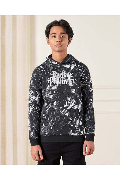 REDTAG سويت شيرت أسود مطبوع للأولاد الكبار