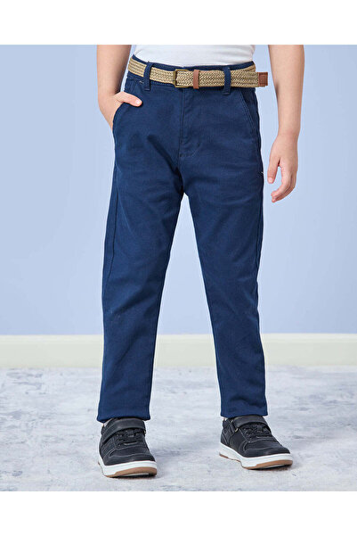 REDTAG بنطال كاجوال أزرق داكن للأولاد مع حزام مضفر