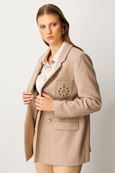 Ekol سترة كبيرة الحجم مطرزة بجيب من فرو المنك 5571-26k