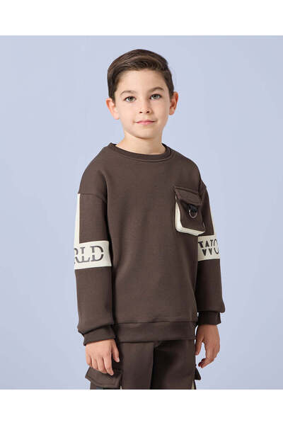 REDTAG طقم بنطال رياضي مزخرف للأولاد باللون البني (قطعتان)