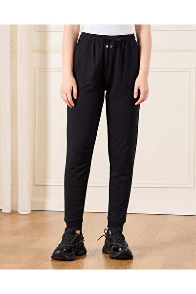 REDTAG بنطال رياضي أسود أساسي للفتيات الكبيرات