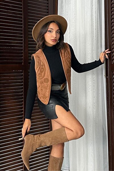 Bare & Bold İşlemeli Taba Süet Yelek İle Western Tarzı Yakalayın