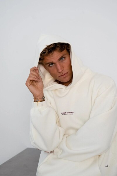The Champ Clothing Ανδρικό φούτερ oversized με κουκούλα CHMP STUDIOS Λευκό – με κουκούλα , 3 νήματα φλις, τσέπη καγκουρό
