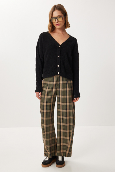 Lovelyİstanbul Soft Textured Buttoned Knitwear Cardigan Lci0048 Black