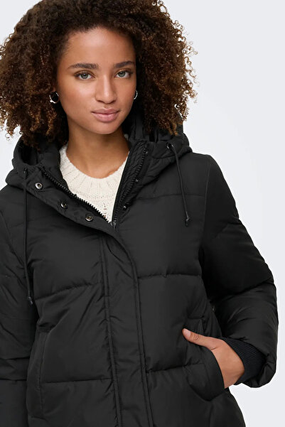 ONLY Women's Onlalıce Hooded down Filled Inflatable Coat 15316455 Black