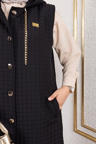 Moda MSK Hooded Quilted Black Vest with Weapon Detail