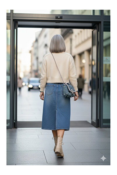 Namaste Vintage Pearl Detailed Beige Color Zipper Acrylic Cardigan