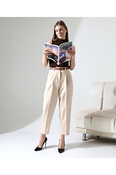 bysoca Kadın Krem Yüksek Bel Pileli Straight Kemerli Bilek Boy Havuç Kesim Kumaş Pantolon