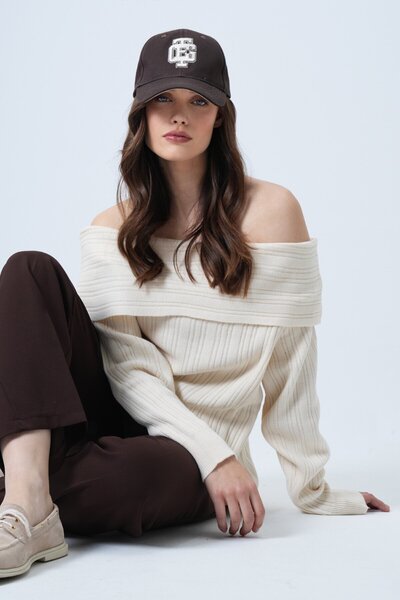 VAGGON Women's Ecru Madonna Collar Corded Fabric Sweater Vs01459