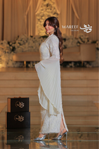 WAREEF FASHION White fitted dress with long sleeves