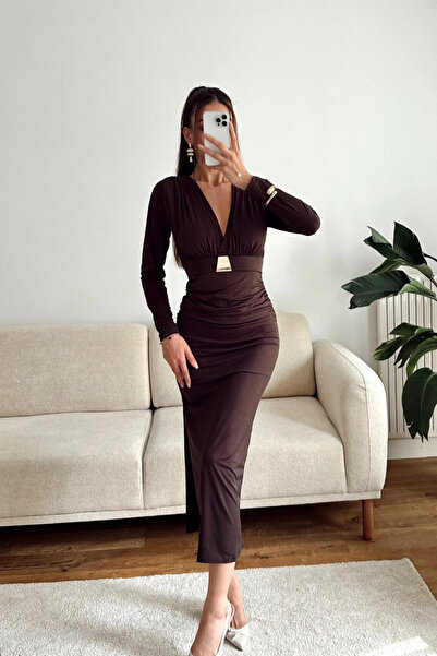 MOZENA Tokalı V Yaka Yırtmaçlı Uzun Elbise