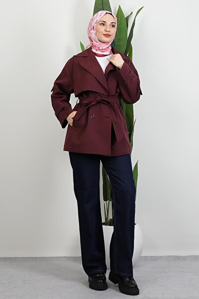 GİYZAMİLA Κοντή καμπαρντίνα με λεπτομέρεια ζώνης μπορντό