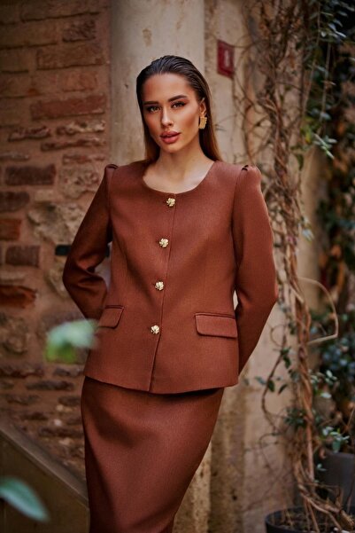 LOVELF Omuz Kırmalı Gold Düğmeli Yünefekt Etekli Takım Kahve