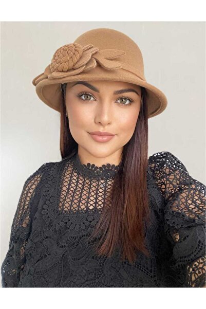 Confortino Elegant women's felt hats with small brims and floral decoration Rose - ONE SIZE, ADJUSTABLE