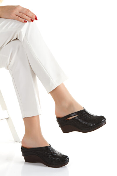 Ender Inner and Outer 100% Genuine Leather Closed Front Sabo Model Padding Light Sole Women's Slippers