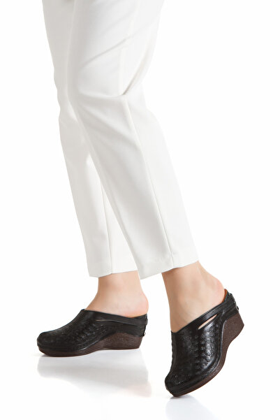 Ender Inner and Outer 100% Genuine Leather Closed Front Sabo Model Padding Light Sole Women's Slippers