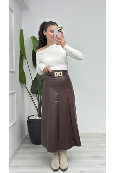 TUNAM BUTİK 3141 تنورة جلدية متوسطة الطول بحزام ذهبي بني اللون