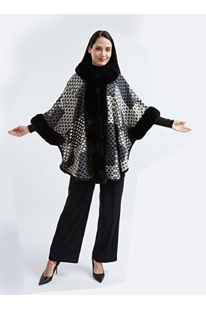 SDD A women's heavy winter soft wool jacket that protects you from the cold with a stylish and attractive design.