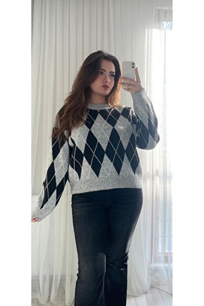 Sara Deluxe Women's Burgundy Black Baklava Pattern Sweater