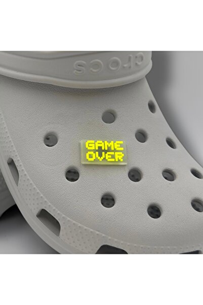 Crocs Terlik Süsü ve Aksesuarı , Çanta Süsü – Jibbitz 3D Game Over Yazısı Şef...