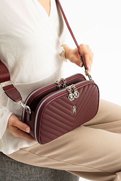 derrymore Quilted Zippered Magnetic Closure Compartment Multi-Pocket Daily Women's Shoulder Bag Burgundy